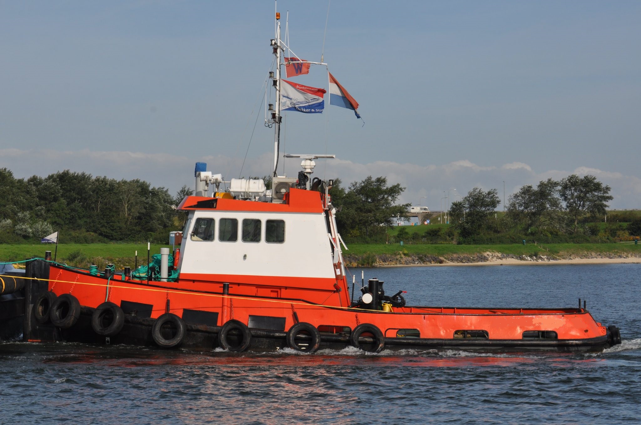 Twin screw heavy duty workboat, 10 tons bp
